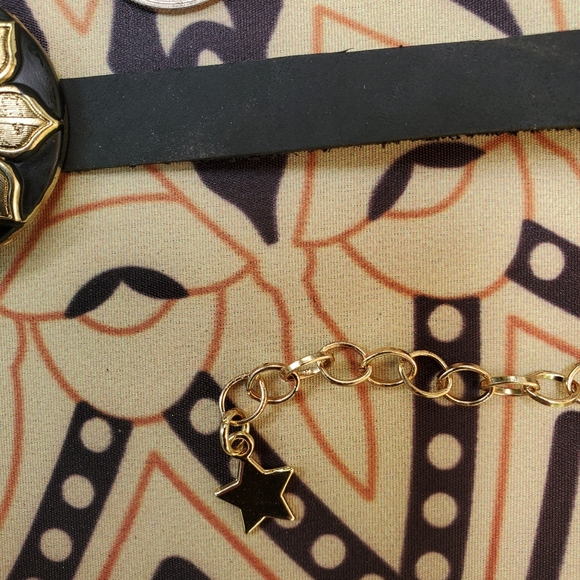 New Flower Power Concho Choker - Picture 5 of 11